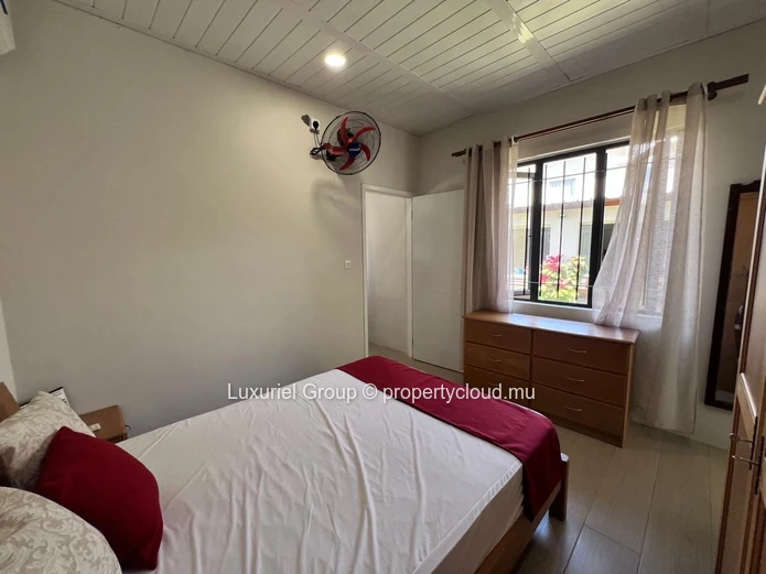 Elegance & Comfort – Contemporary Villa With Independent Suite
