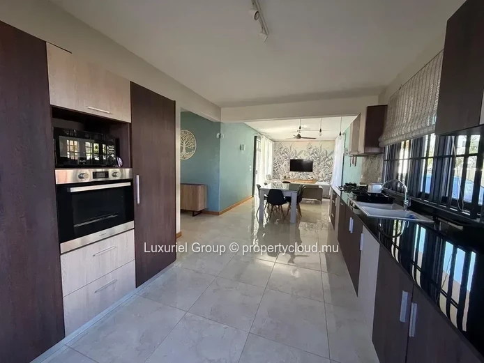 Comfort & Style – Spacious Family Villa For Rent In Grand Baie