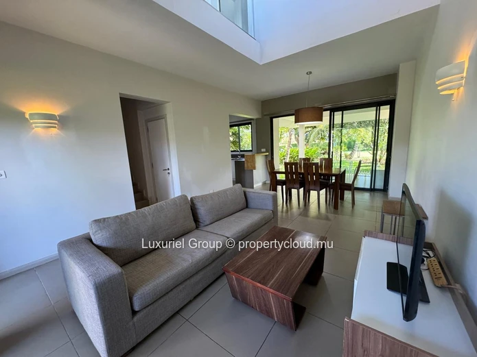 Elegance and Sea View: Prestige Triplex Villa in Azuri