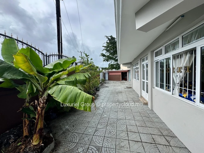 Propriété à vendre à Grand Baie – Opportunité résidentielle et commerciale exceptionnelle