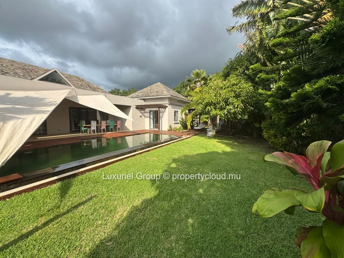Exceptional Villa In The Heart Of A Secure Estate