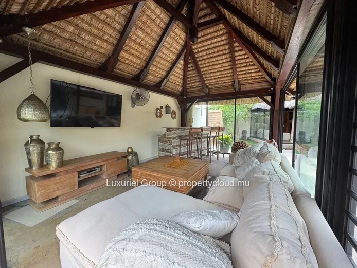 Balinese-Style Charming Villa – Private Pool and Tropical Setting