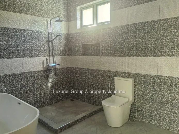 Luxury 5-Bedroom Villa for Rent in Cap Malheureux