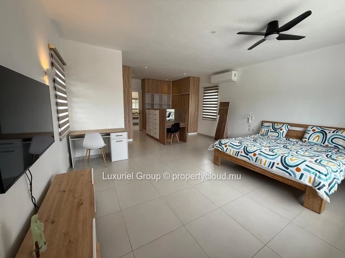 Stunning Contemporary Villa With Private Pool And Garden