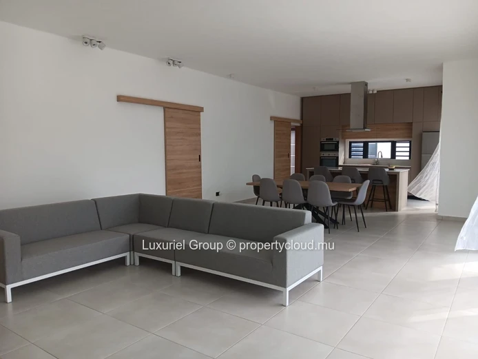 Contemporary Luxury Villa for Rent – 3 Bedrooms with Pool 