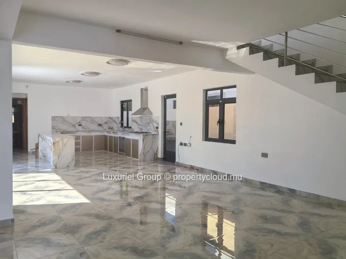 Luxury 5-Bedroom Villa for Rent in Cap Malheureux
