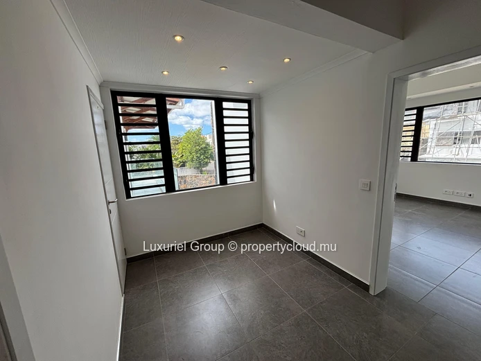 Contemporary 4-Bedroom Villa with Spacious Living Area and Pool