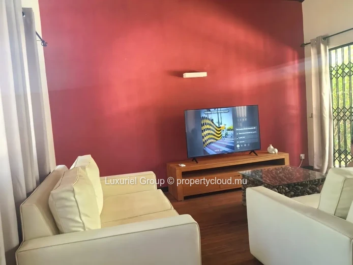 Contemporary Villa for Rent-Large Garden and Modern Comfort