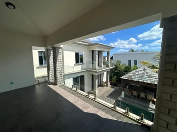 5 Bedroom Villa