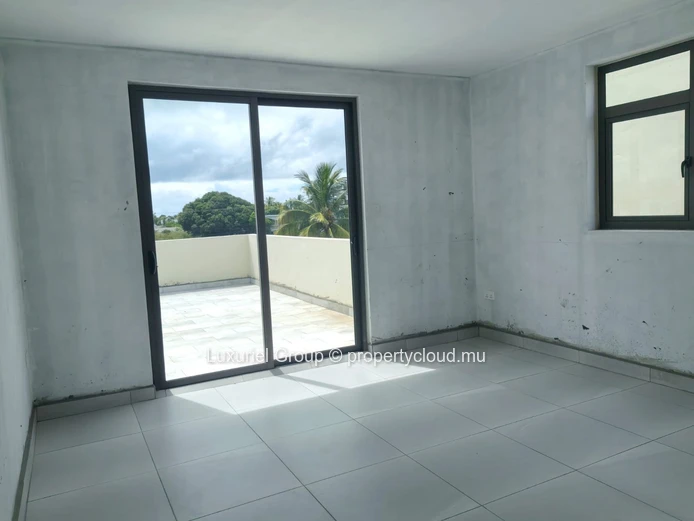 Brand-New Contemporary Home with Pool in Pereybere