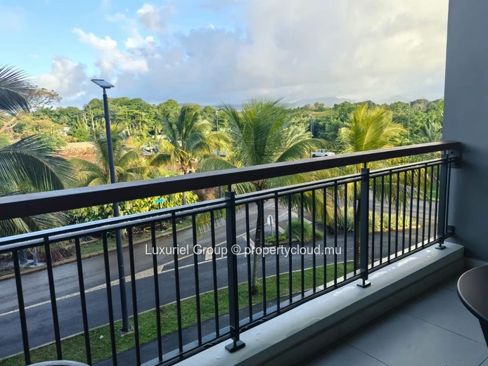 Elegant 3-Bedroom Corner Apartment in Beau Plan