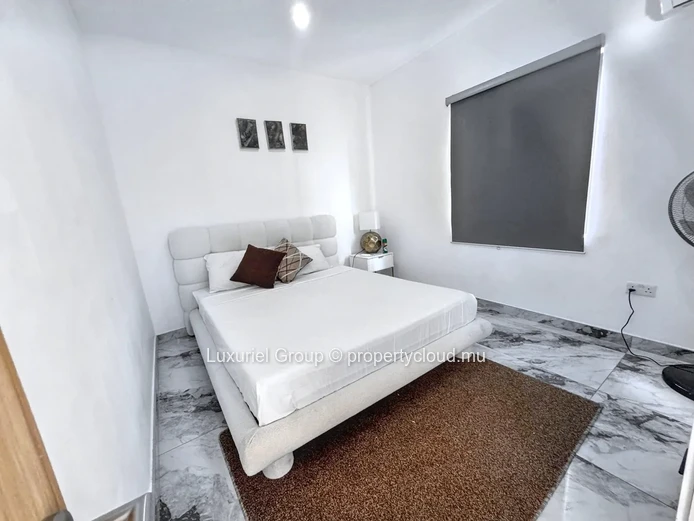 Beautiful New Contemporary Villa Local Market