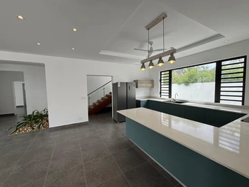 5 Bedroom Villa
