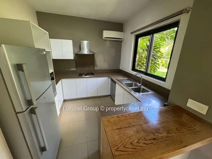 Elegance and Sea View: Prestige Triplex Villa in Azuri