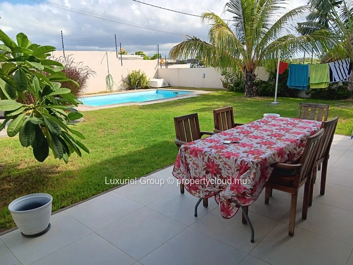 Elegant 3-Bedroom Villa with Garden and Terrace in Grand Baie