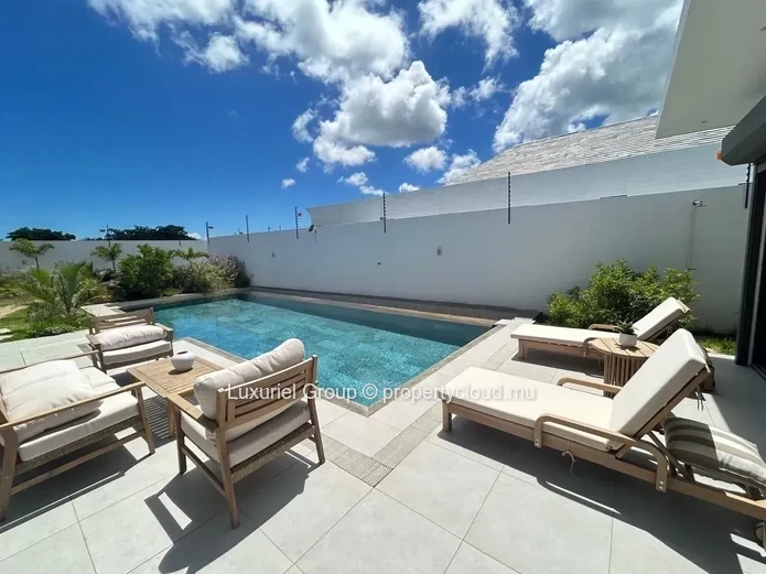 Stunning Contemporary Villa With Private Guest Annex