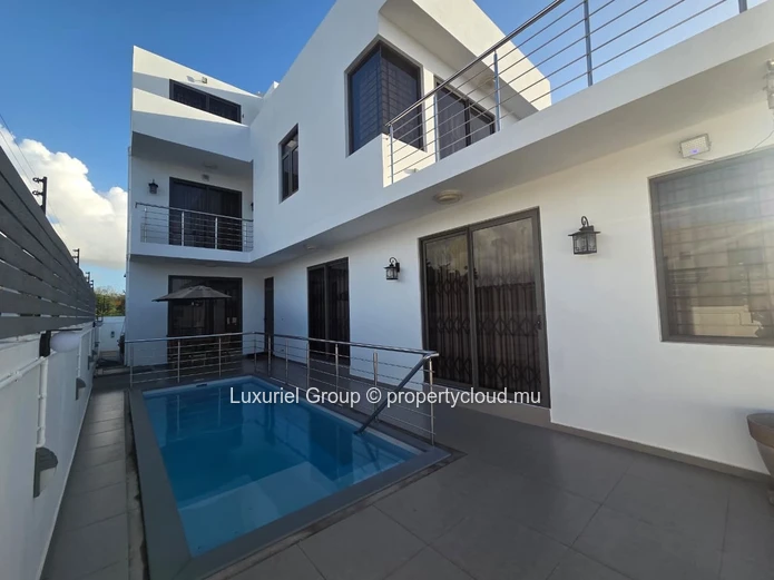 Fully Furnished Villa With Swimming Pool For Rent