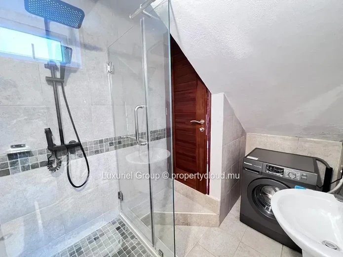 Beautiful Family Villa In Pereybere With Terrace And Pool