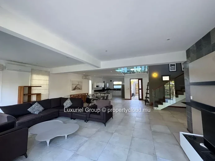 Stunning Villa with Palm Trees in Grand Baie