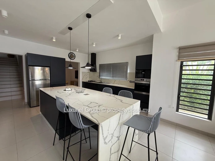 Stunning Contemporary Villa With Private Pool And Garden