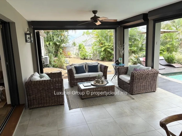 Live the Mont Piton Lifestyle in This Stunning Contemporary Villa