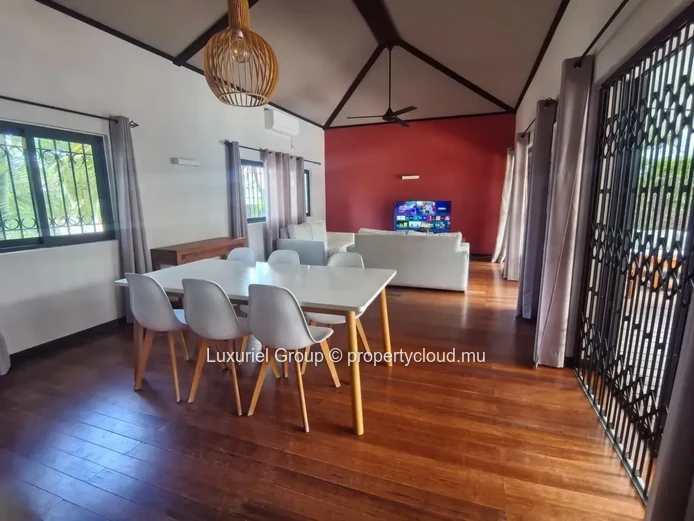 Contemporary Villa for Rent-Large Garden and Modern Comfort