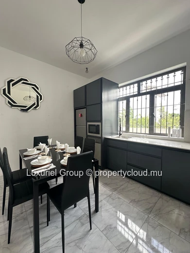 Contemporary 4-Bedroom Villa with Private Pool in Pereybere