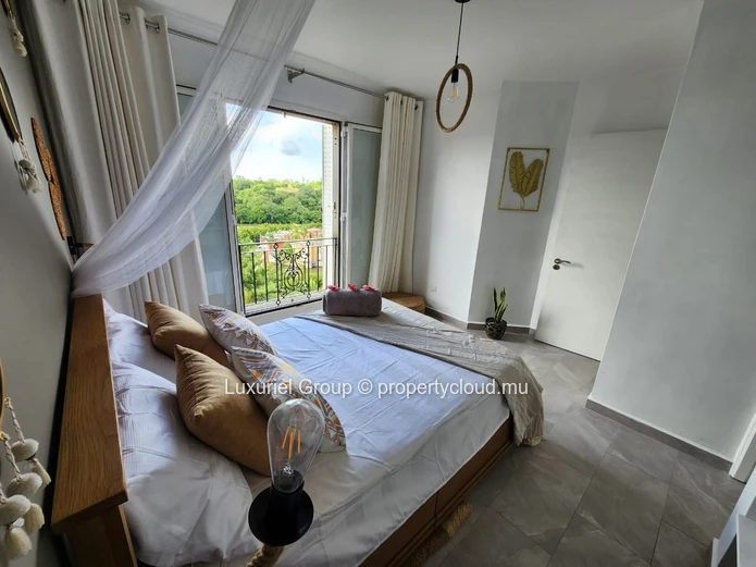 Waterfront Luxury – 2BR En-Suite in Baie du Tombeau