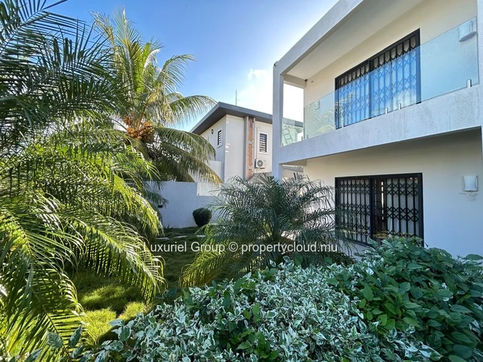 Prestige Villa Rental in Bain Boeuf – Comfort, Space & Security