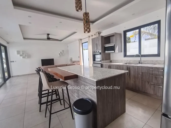 Exclusive 3 En-Suite Bedroom Villa with Landscaped Garden