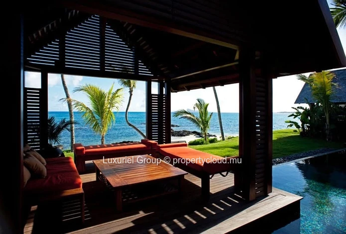 Villa D'exception Pieds Dans L'eau À Louer – Pointe Aux Canonniers