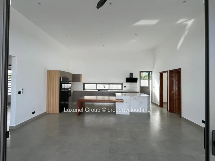 Exceptional New Villa for Sale in Pereybere