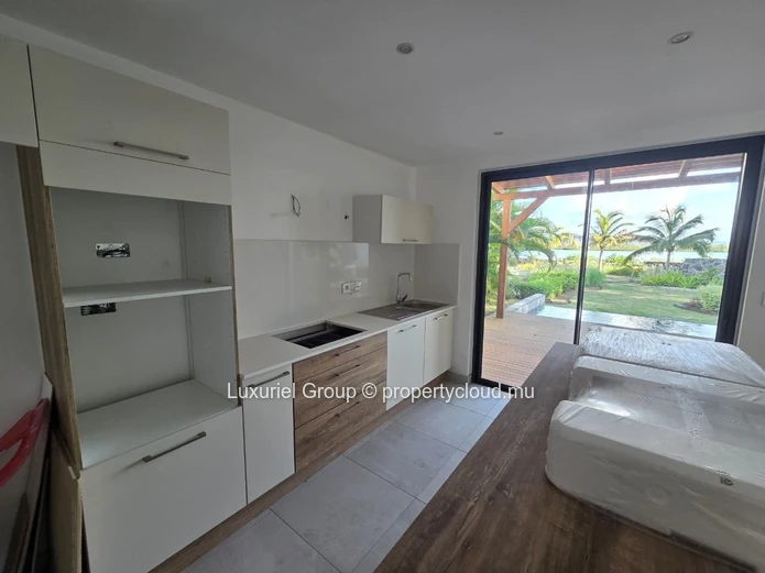 Exclusive Beachfront Villa For Sale In Poste Lafayette