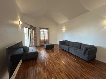 5 Bedroom Villa