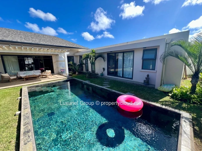 Exclusive 3-Bedroom En-Suite Villa with Pool & Lush Garden in Grand Baie