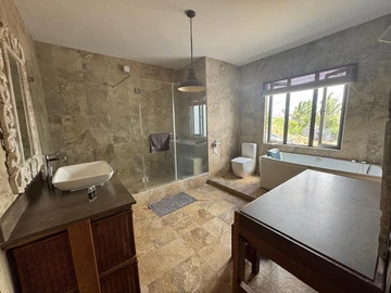 4 Bedroom Villa