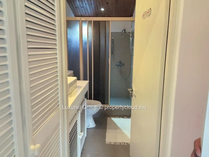Tropical Comfort Meets Modern Living – Duplex Villa in Pointe aux Canonniers
