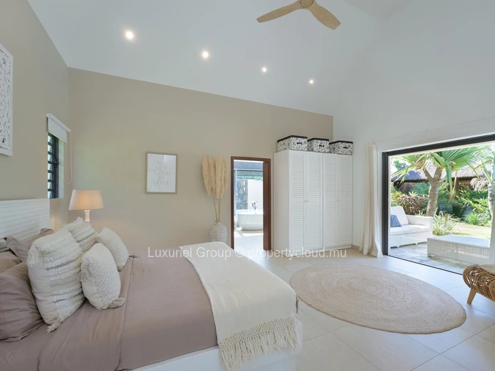 Sublime 4-Bedroom En-Suite Villa - Res Tahitia