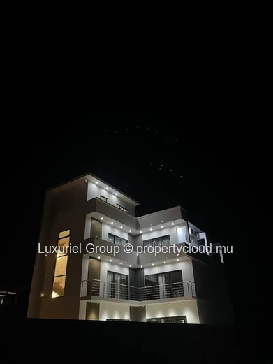 Beautiful 2-Bedroom Apartment in Exclusive Villa