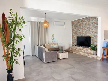 5 Bedroom Villa