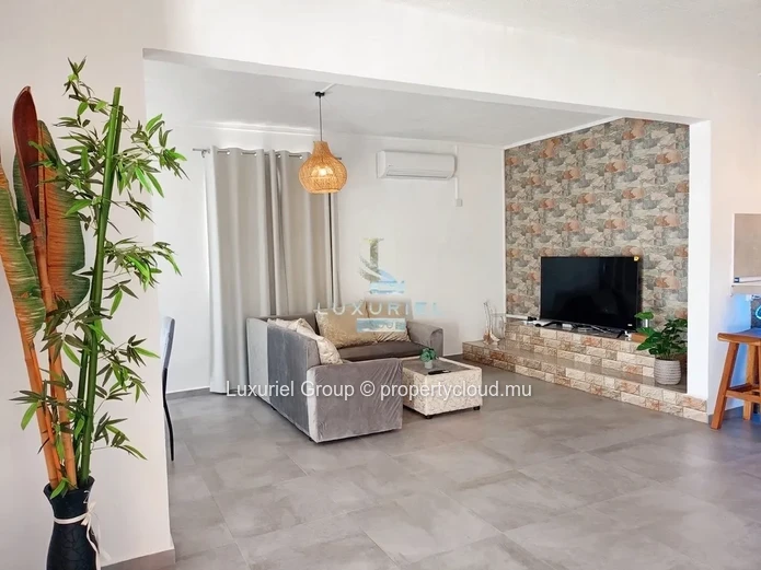 Spacious, Modern Villa