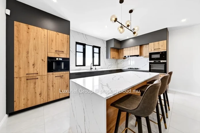 Prestige Villa For Sale – Péreybère