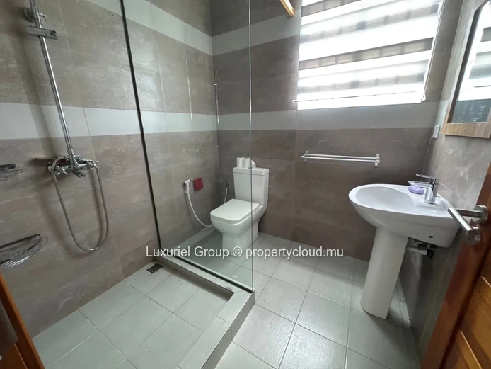 Family Villa With Pool For Rent – Péreybère