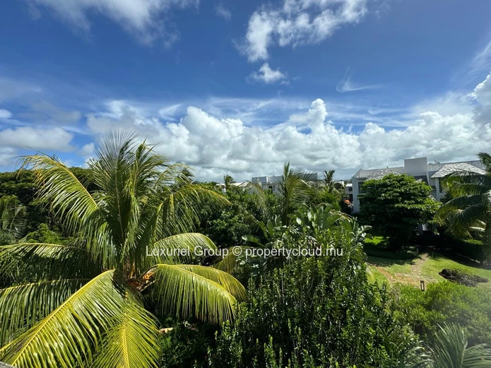 Elegance and Sea View: Prestige Triplex Villa in Azuri