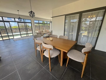 4 Bedroom Villa