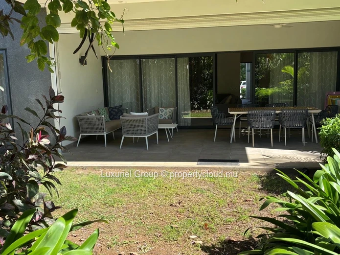 Modern Tropical Living in the Heart of the North
