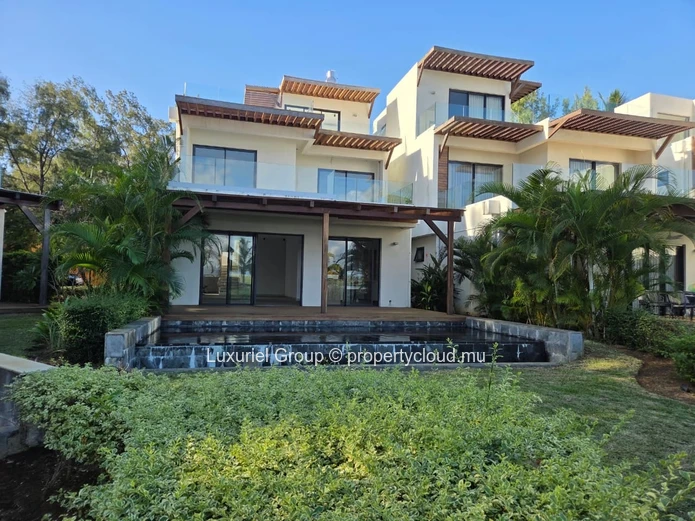 Exclusive Beachfront Villa For Sale In Poste Lafayette