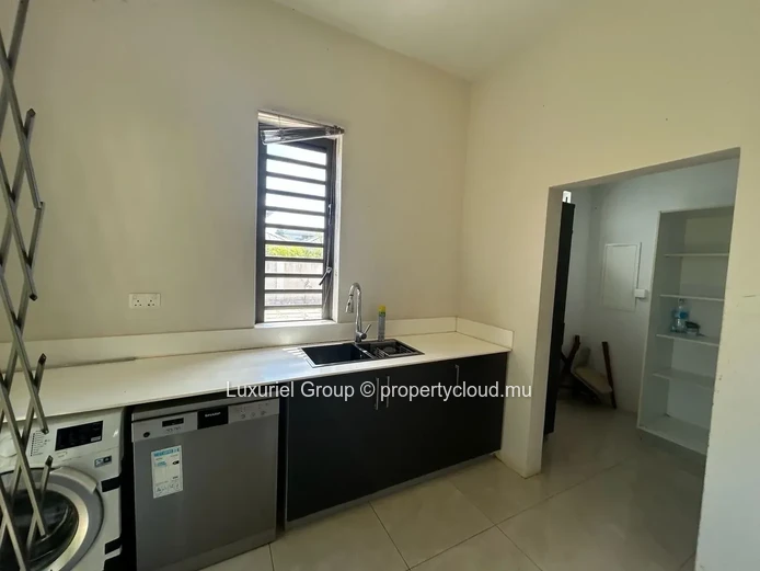 Exceptional 4-Bedroom Villa in a Peaceful Green Setting