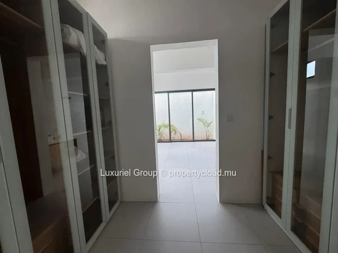 Stunning Contemporary Villa With Private Guest Annex