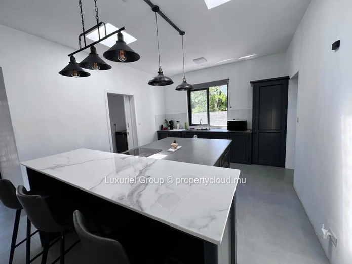 3-Bedroom Villa With Pool For Rent In Calodyne